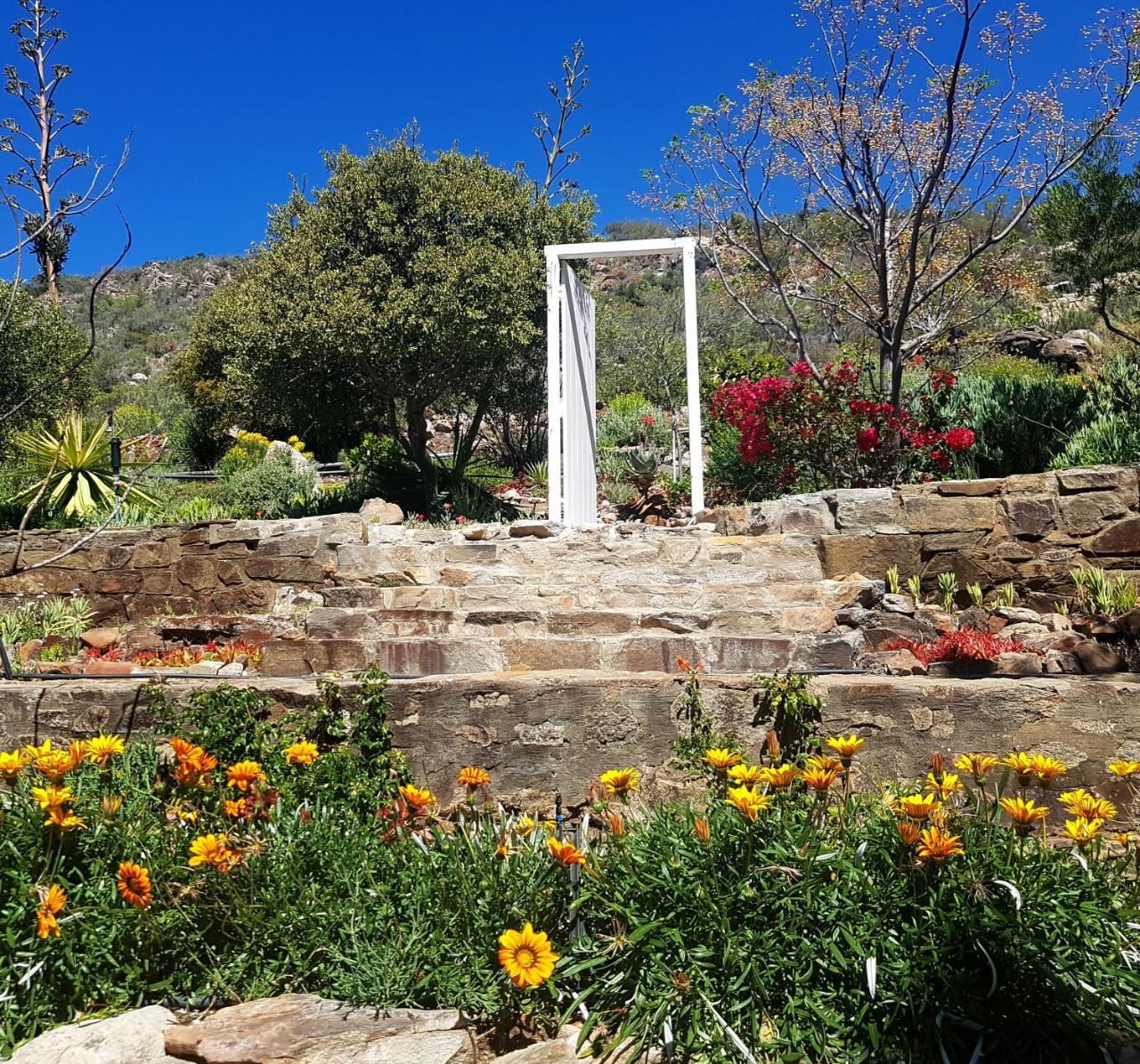 Montagu Little Sanctuary - Hot Spring Access At Reduced Price Apartment Exterior photo